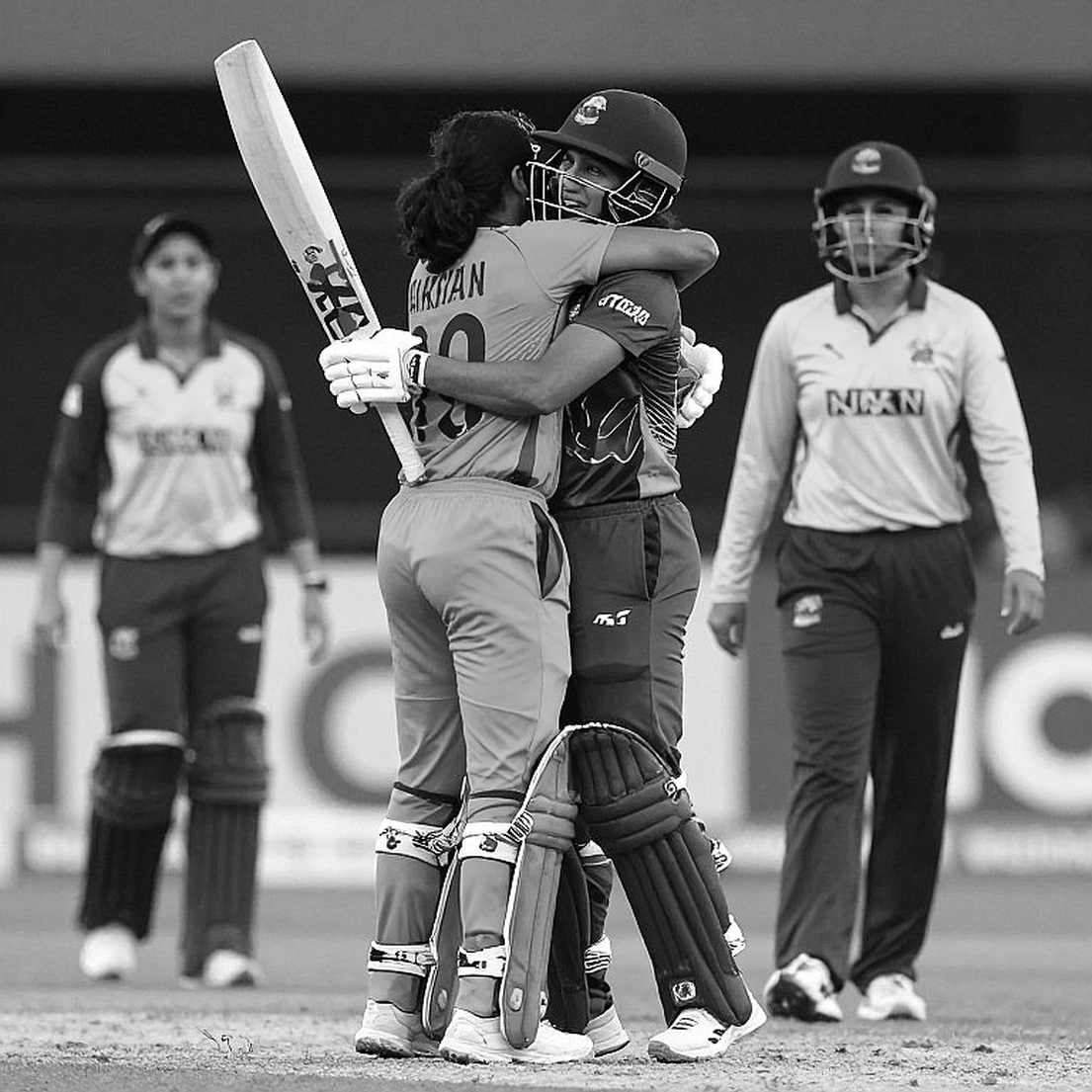 অভিষেকেই যুগল শতক: ম্যাকফাডিয়েন-মানেন্তির রেকর্ডে ভিক্টোরিয়ার ঘরের মাঠে দক্ষিণ অস্ট্রেলিয়ার ইনিংস জয়ের ছায়া